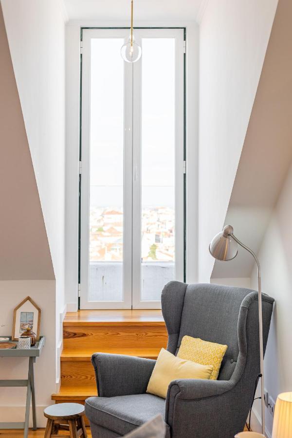 Apartment Bright Tailor Made Flat With A View In Estrela